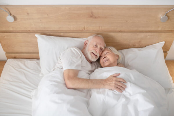 Couple-Old-in-bed-white